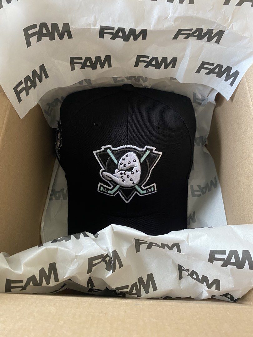 Anaheim Ducks '47 MVP Adjustable Black Hat 2k ( Decluttering ) (Category: Caps & Hats) located in Quezon City. Submitted by joelds (Listing ID 1465585759, Image 1). Description: - Authentic '47 Brand Anaheim Ducks MVP hat in classic black - Adjustable fit with a structured crown and curved brim - Features the iconic vintage Mighty Ducks embroidered logo on the front - Includes a special 1993-1994 inaugural season side patch.