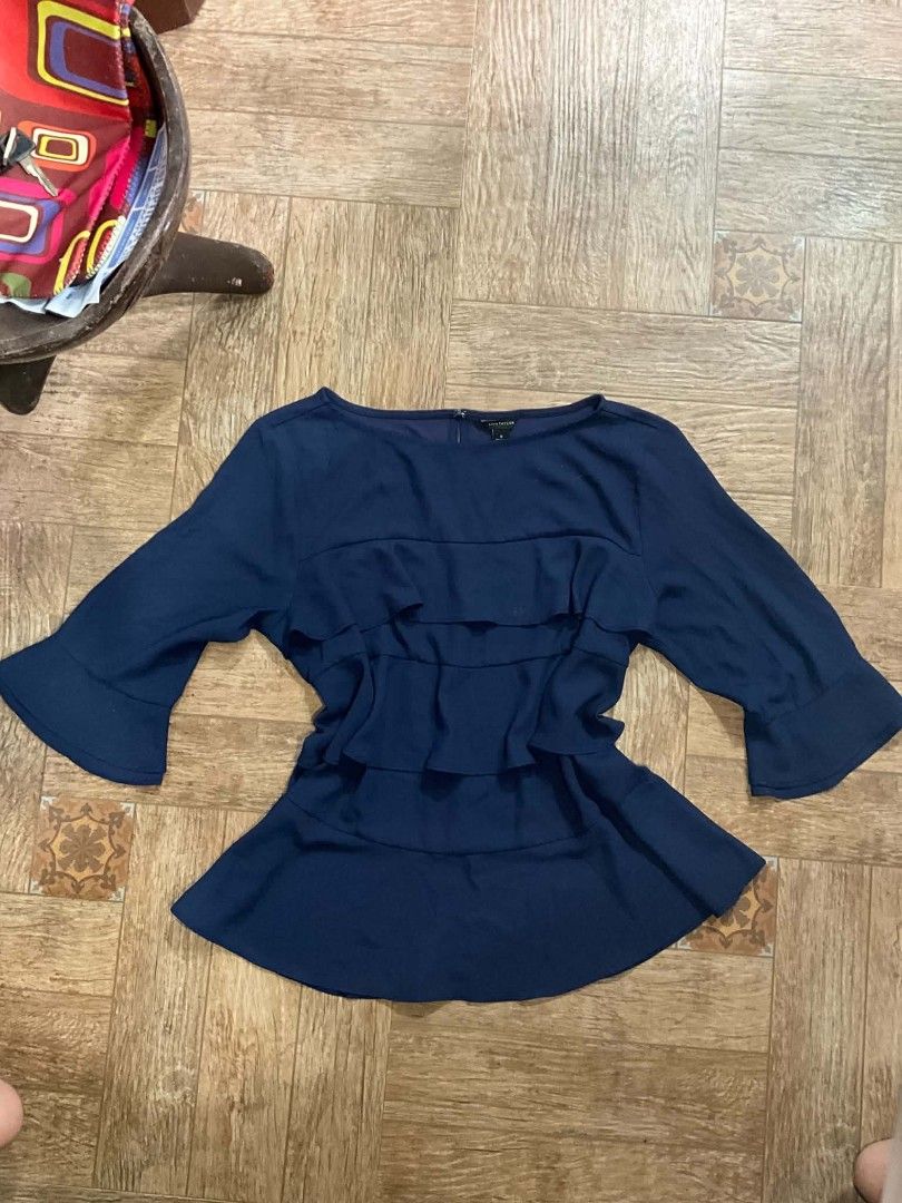 ANN TAYLOR NAVY BLUE OFFICE TOP (Category: Blouses) located in Manila. Submitted by zesshian (Listing ID 1465686870, Image 1). Description: -good as new -bought in vietnam -navy blue office top -office outfit -small on tag can fit up to large.