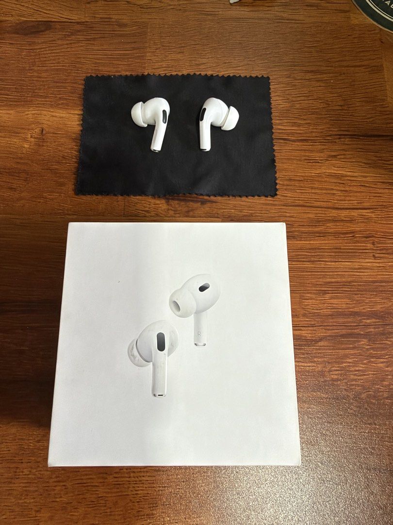 Apple AirPods Pro 2nd Generation with MagSafe Case (Category: Headphones & Headsets) located in Cagayan de Oro. Submitted by earth_carl (Listing ID 1465606639, Image 1). Description: - Authentic Apple AirPods Pro 2nd Generation with USB-C MagSafe Charging Case - Original box included with serial number label intact - Comes with a fun Elago ice cream bar silicone case with attached key ring - Excellent working condition: pristine sound quality and