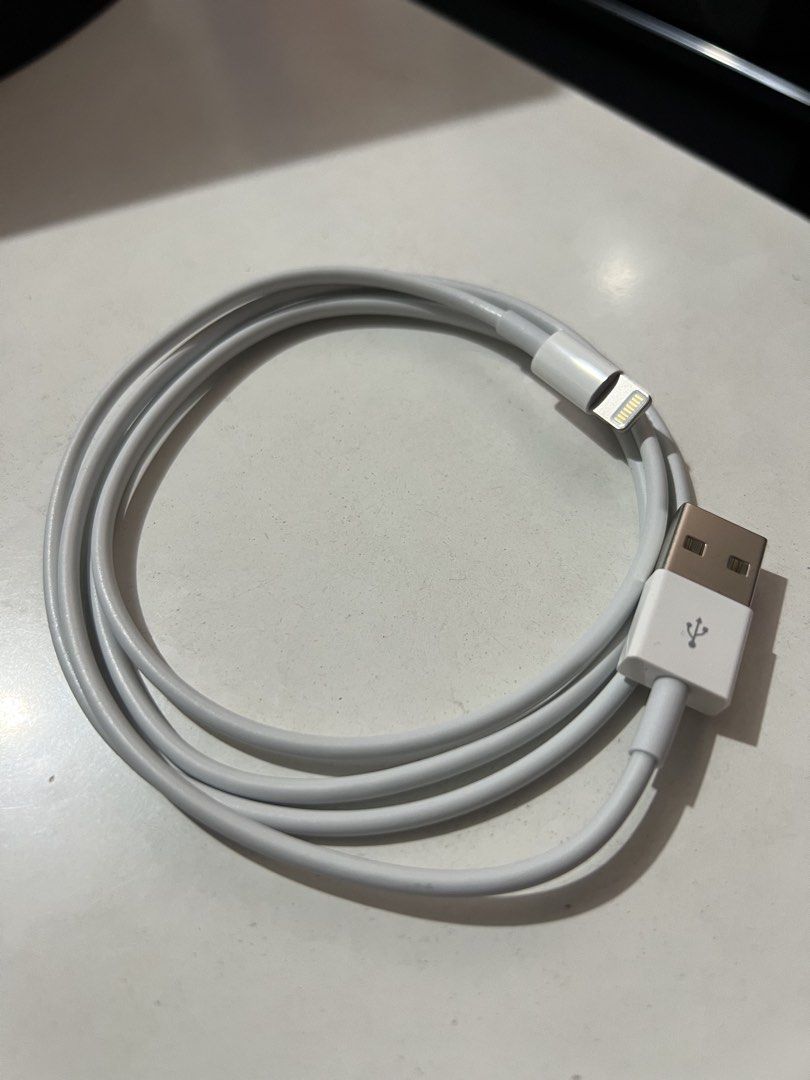 Apple Lightning/ Type A to USB Cable (1 meter) (Category: Cables & Adaptors) located in Manila. Submitted by blues_cues (Listing ID 1465704473, Image 2). Description: Brand new. Rfs: Wrong item ordered. Bought in Beyond the Box (Orange app).
