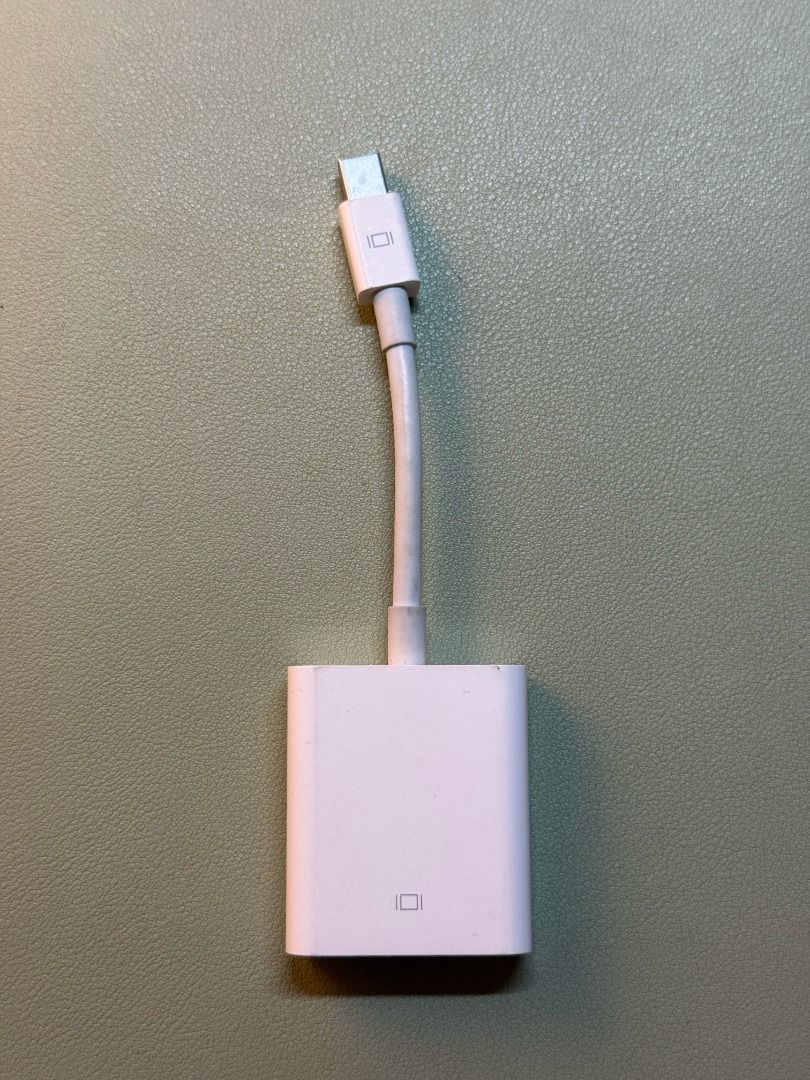 Apple: Mini DisplayPort to VGA Adapter (A1307) (Category: Cables & Adaptors) located in Taguig. Submitted by jilinlin (Listing ID 1465724548, Image 1). Description: details: — legit; bought from saudi — old (pre-pandemic) — haven't used or tested since before 2018; didn't use much (for hs presentation purposes only iirc) — no box — price is still negotiable; willing to sell for a lower price na since prio na ma-declutter at home; paunahan nalang 