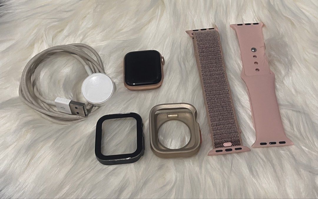 Apple Watch Series 4 (Category: Wearables & Smart Watches) located in Cavite. Submitted by ayenkhaeren (Listing ID 1465744476, Image 1). Description: Apple Watch Series 4 40mm Rosegold Orig charger included .