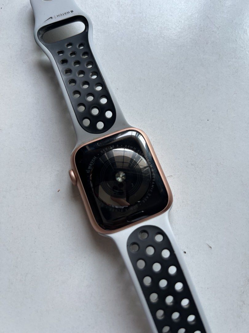 Apple Watch Series 4 44mm (Category: Wearables & Smart Watches) located in Cainta. Submitted by kylekicks99 (Listing ID 1465586028, Image 2). Description: Comes with free extra straps Item is in Cainta Rizal Pm me for more inquiries.