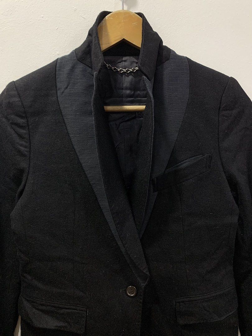 ARCHIVE MIHARAYASUHIRO TEXTURIZED SINGLE-BUTTON BLAZER (WOMEN’S) (Category: Coats, Jackets and Outerwear) located in Cavite. Submitted by ___layern0ne (Listing ID 1465705068, Image 2). Description: Key Features & Design Details • The Brand Label: The inner embroidered tag reads “MIHARAYASUHIRO Shoe & Clothing” in metallic gold thread, which is an early-to-mid era label style. • Dual-Style Convertible Collar: The jacket features a layered lapel de