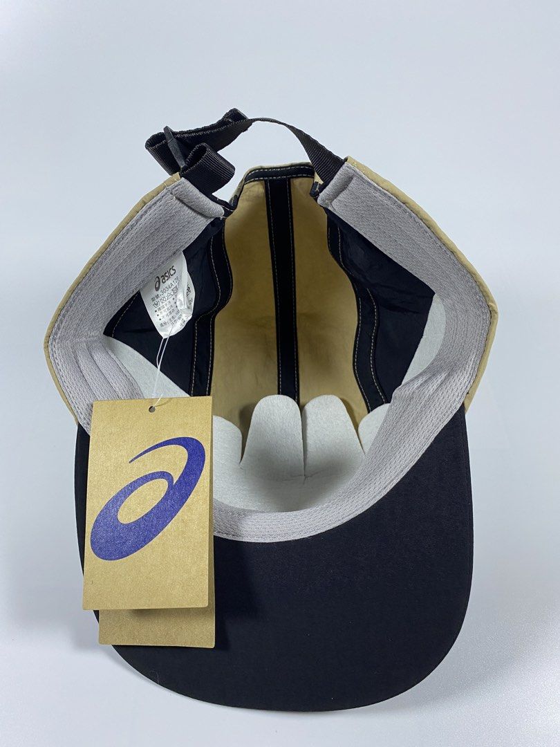 Asics 3034A126-001 Flat Cap Black Beige (Category: Caps & Hats) located in Bacolod City. Submitted by 6100thrft (Listing ID 1465679527, Image 2). Description: ASICS Cap — ₱1,500 SHIPPED ! Bought from Taiwan last September 2026 Authentic ASICS cap in excellent condition. 👌 ✔️ Clean and well-maintained ✔️ Stylish and easy to pair with any outfit ✔️ Adjustable fit ✔️ Perfect for casual wear, sports, or everyday use Price: ₱1,500 only (Shipped.