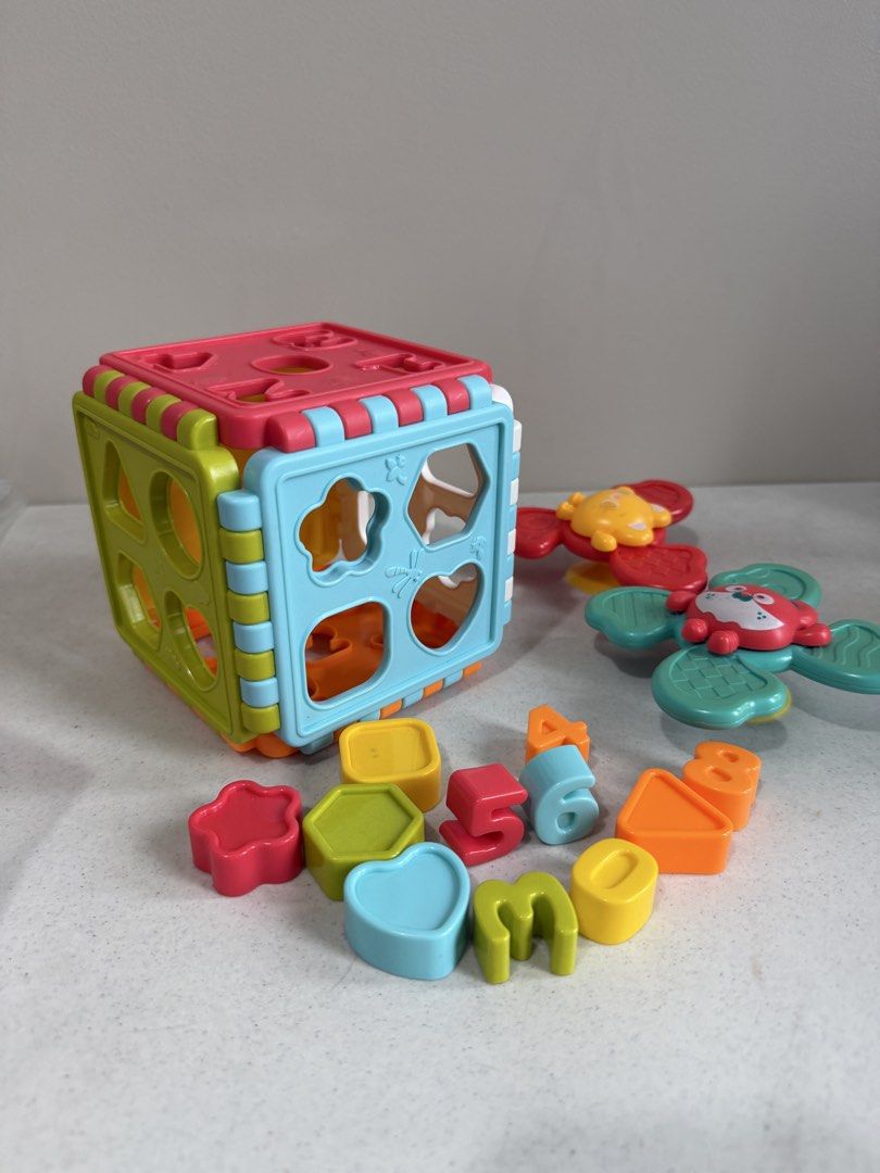 Assorted Kids’ Toys Bundle – Animals, Shape Sorter & Learning Toys (Category: Kids Toys) located in Taytay. Submitted by thestyletwins (Listing ID 1465618261, Image 1). Description: Selling a bundle of assorted toddler toys, perfect for pretend play, learning shapes/numbers and keeping little ones busy. All are preloved and may have normal signs of use. Selling as a set as we’re decluttering. Includes: * 8 cute animal figures — 2 monkeys, 2 eleph