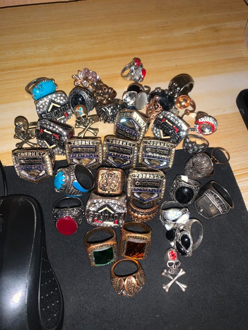 Assorted Vintage Style Statement Rings Lot (Category: Rings) located in Santiago. Submitted by bakithrift (Listing ID 1465691225, Image 1). Description: TAKE ALL.
