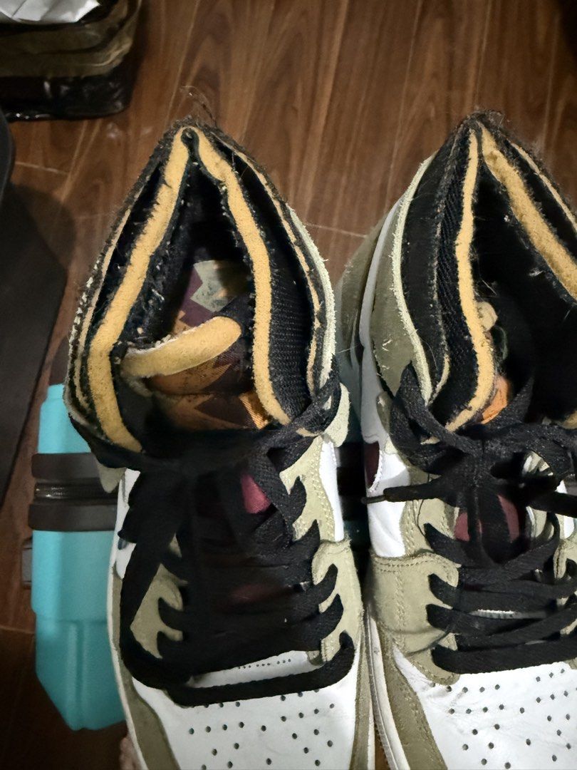AUTH AIR JORDAN UNISEX (Category: Sneakers) located in Pasig City. Submitted by stringkits (Listing ID 1465649373, Image 2). Description: AUTH UNISEX.