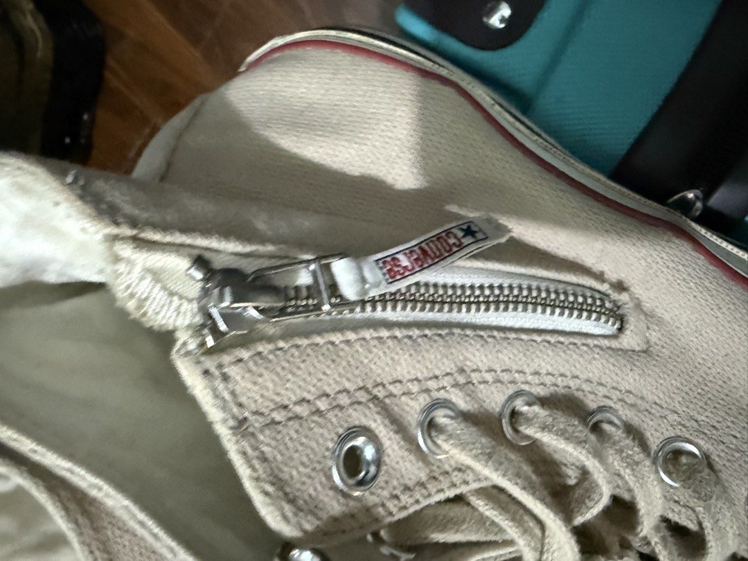 AUTH CONVERSE CHUCK TAYLOR 9.5 UNISEX (Category: Sneakers) located in Pasig City. Submitted by stringkits (Listing ID 1465648781, Image 2). Description: AUTH 9.5 UNISEX.
