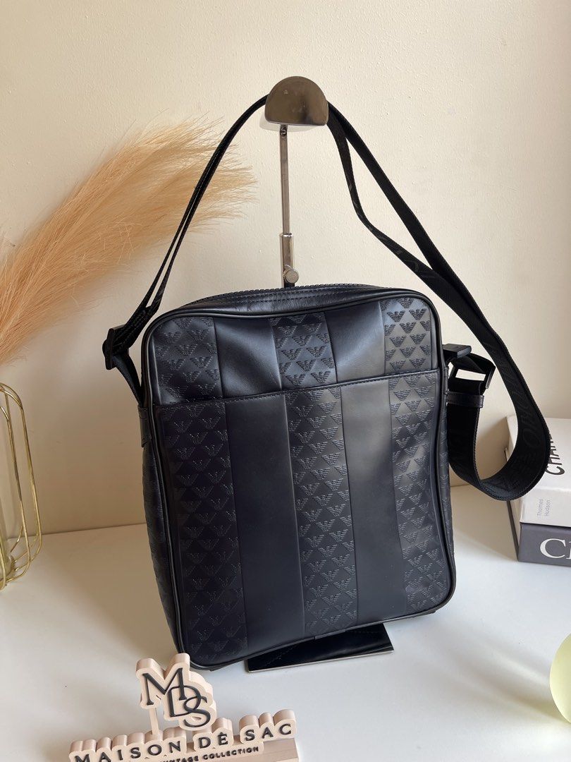 Authentic Armani Bag For Men (Category: Luxury Bags & Wallets) located in Quezon City. Submitted by vintagemuseco.ph (Listing ID 1465579143, Image 2). Description: From Japan Personal owned Not ukay .