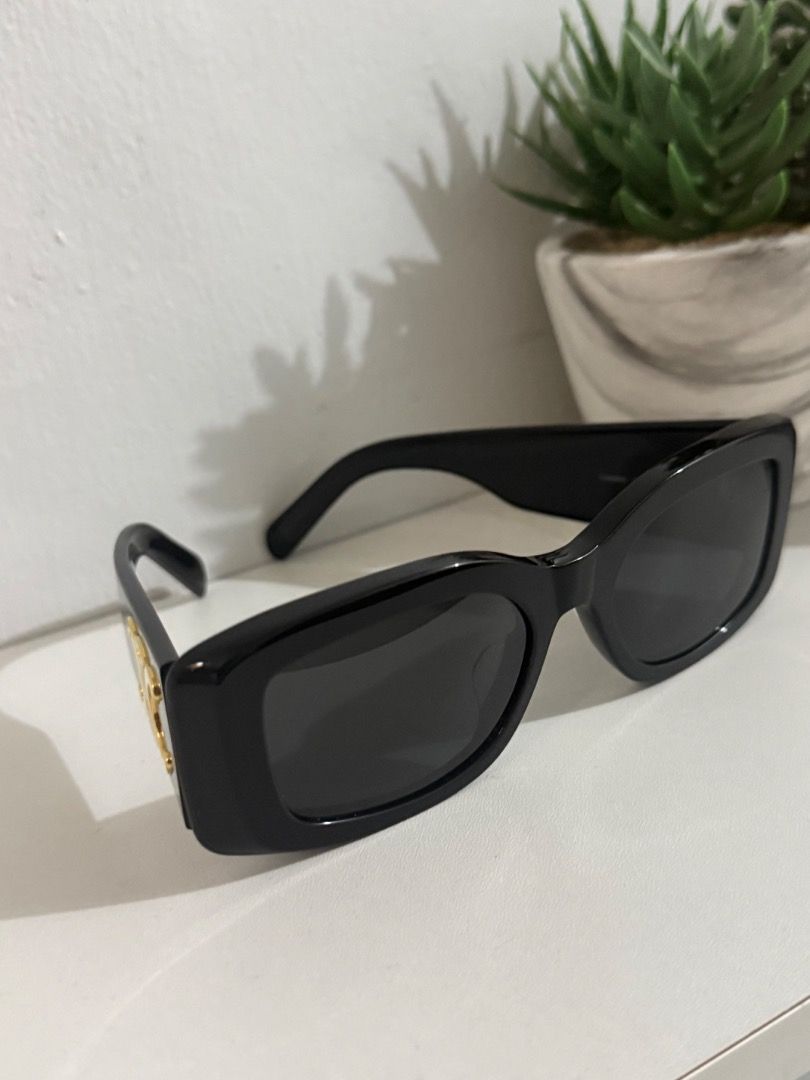 AUTHENTIC CELINE SUNGLASSES (Category: Sunglasses & Eyewear) located in Mandaluyong City. Submitted by aizhaaya15295 (Listing ID 1465615084, Image 2). Description: .