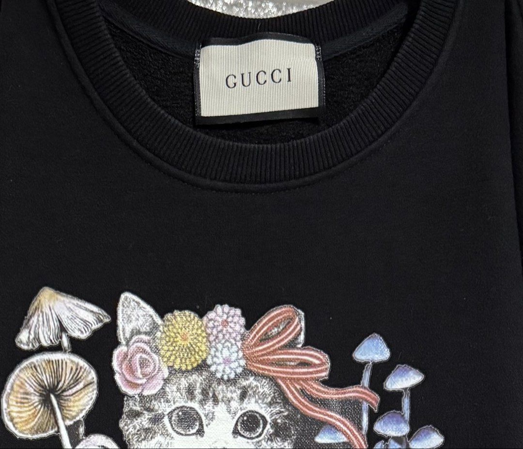 Authentic Gucci Sweater (Category: Longsleeves) located in Quezon City. Submitted by rych0799 (Listing ID 1464525652, Image 3). Description: Authentic gucci sweater Condition: 10/10 No any issue Never used and worn .