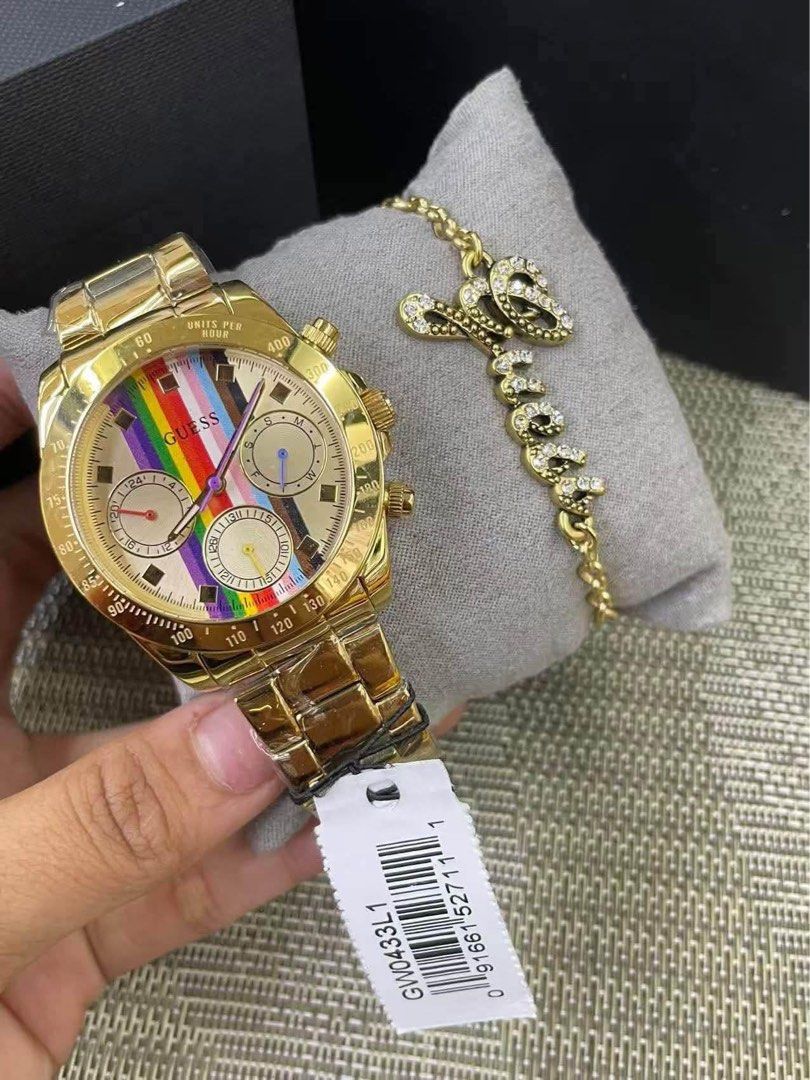 🇺🇸AUTHENTIC GUESS WATCH SET 🇺🇸 (Category: Women's Watches) located in Manila. Submitted by rmcs.luxwatches (Listing ID 1465635836, Image 3). Description: .