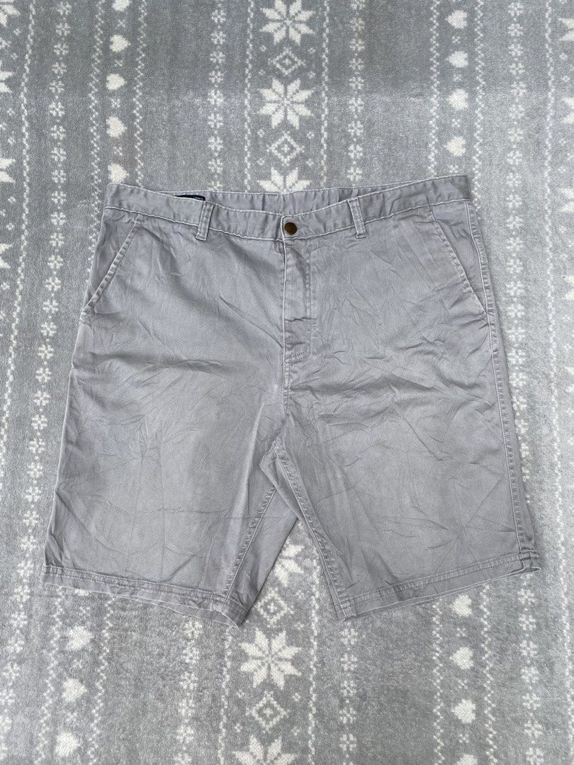 Authentic Oakley regular fit chino shorts size 38 (Category: Chinos) located in Iloilo. Submitted by thriftxside (Listing ID 1465524403, Image 1). Description: Authentic Oakley regular fit chino shorts ▫️Size: 38 on tag ▫️Waist: 19 inches ▫️Length: 20 inches ▫️Hem: 10 inches ▫️Condition: Excellent ▫️Color rate: 10 ▫️Issue: None.