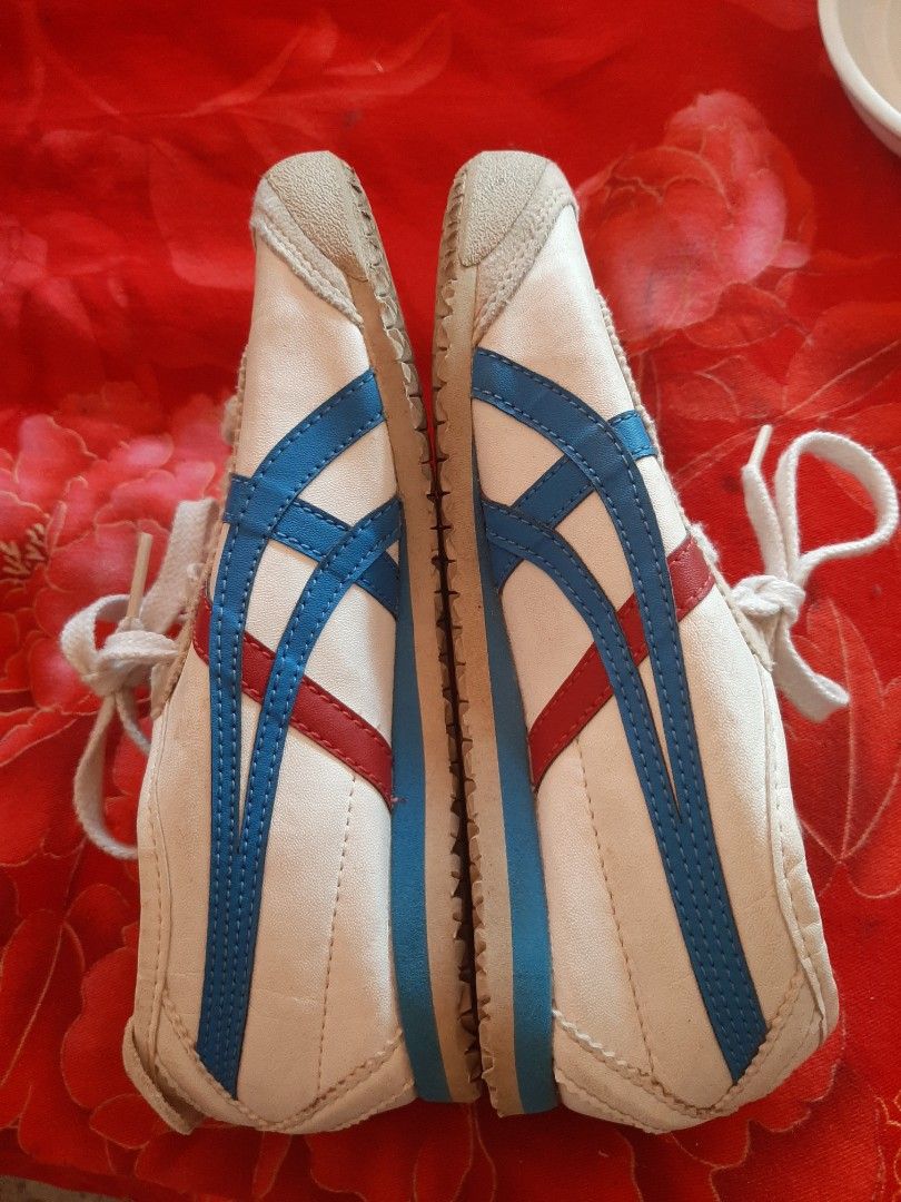 Authentic Onitsuka Tiger Mexico 66 (EU 32.5) (Category: Babies & Kids Fashion) located in Manila. Submitted by villamante56249 (Listing ID 1465757809, Image 2). Description: Model: Mexico 66 – C534Y Size: 20 cm / US 1 / EU 32.5 Color: White / Blue / Red Made in Indonesia Pre-loved and still in good condition. May signs of use and some discoloration/dirt from storage, but overall still wearable and the original details are intact..
