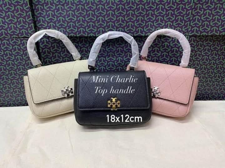 🇺🇸AUTHENTIC TORY BURCH SLING BAG🇺🇸 (Category: Shoulder Bags) located in Manila. Submitted by luckyperfectfinds (Listing ID 1465684564, Image 1). Description: .