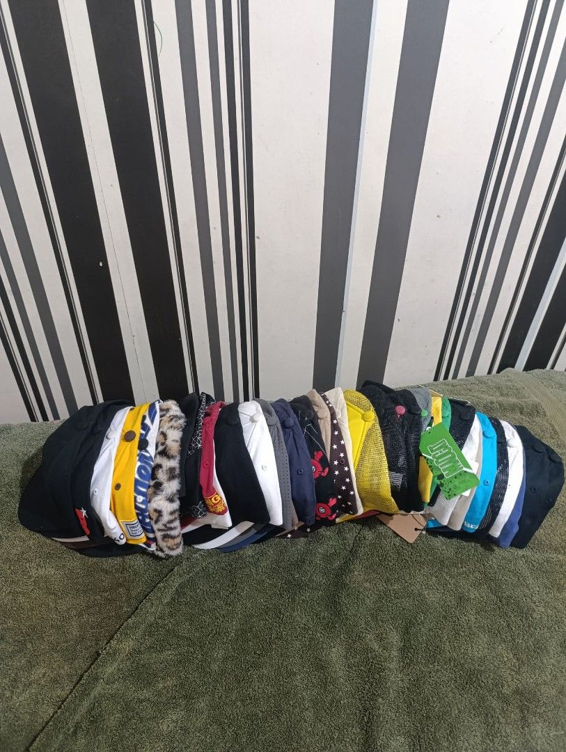 250-300 EACH GET 5 FOR 1K (Category: Caps & Hats) located in Manila. Submitted by mnla.thriftshop (Listing ID 1465620243, Image 1). Description: 300-350 each 2 for 500 1k for 4pcs. TAKE ALL 36 PCS 5.4k sampaloc manila location.