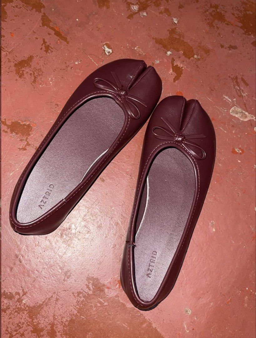 Aztrid Maroon Split-Toe Bow Flats (Category: Flats & Sandals) located in Pasig City. Submitted by gmn_bssg (Listing ID 1465584441, Image 3). Description: BRAND NEW AZTRID KOBI BURGUNDY. I ONLY USED IT ONCE SINCE I ORDERED WRONG SIZE. IT IS SIZE 8 AND TOO BIG FOR ME. LAST PRICE IS 700 FOR THE SURE BUYER. .