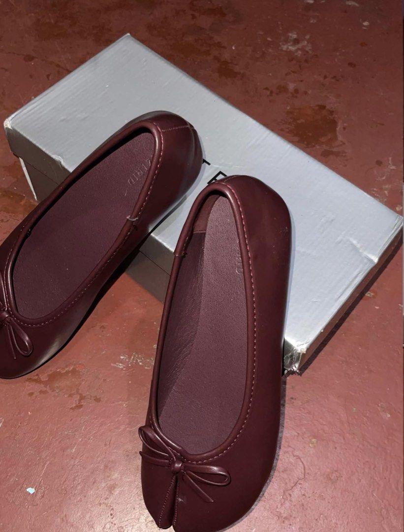 Aztrid Maroon Split-Toe Bow Flats (Category: Flats & Sandals) located in Pasig City. Submitted by gmn_bssg (Listing ID 1465584441, Image 2). Description: BRAND NEW AZTRID KOBI BURGUNDY. I ONLY USED IT ONCE SINCE I ORDERED WRONG SIZE. IT IS SIZE 8 AND TOO BIG FOR ME. LAST PRICE IS 700 FOR THE SURE BUYER. .