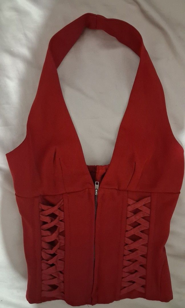 B1T1 Halter Top (Category: Sleeveless) located in Manila. Submitted by boldfish_512666 (Listing ID 1465743159, Image 1). Description: RFS: Wrong size bought ✅️ Same day delivery ✅️ Metro Manila only + SF.