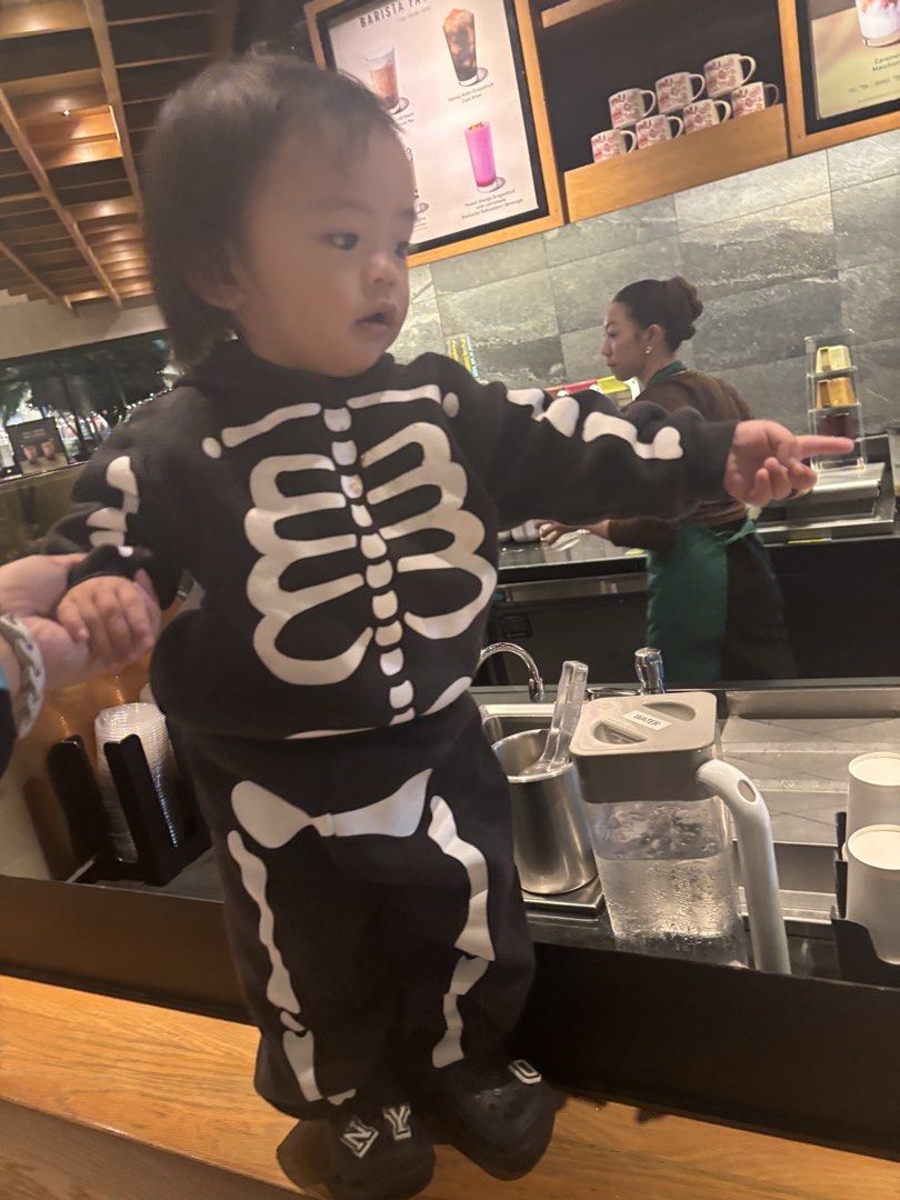 Baby Skeleton tracksuit (Category: Babies & Kids Fashion) located in Pasay City. Submitted by sandybuggy (Listing ID 1465617089, Image 2). Description: 12-18mos on tag. Can fit upto 24mos.