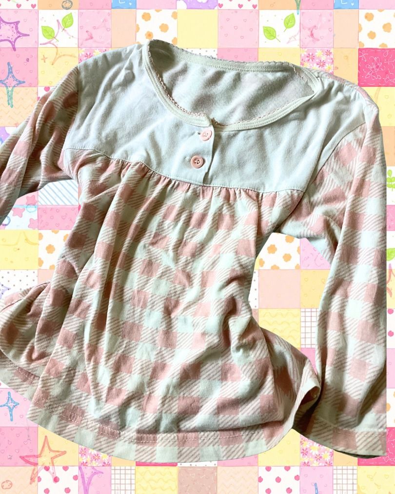 babypink buttoned down top longsleeves (Category: Longsleeves) located in Cavite. Submitted by funnyvalentine (Listing ID 1465717669, Image 2). Description: xs-s.