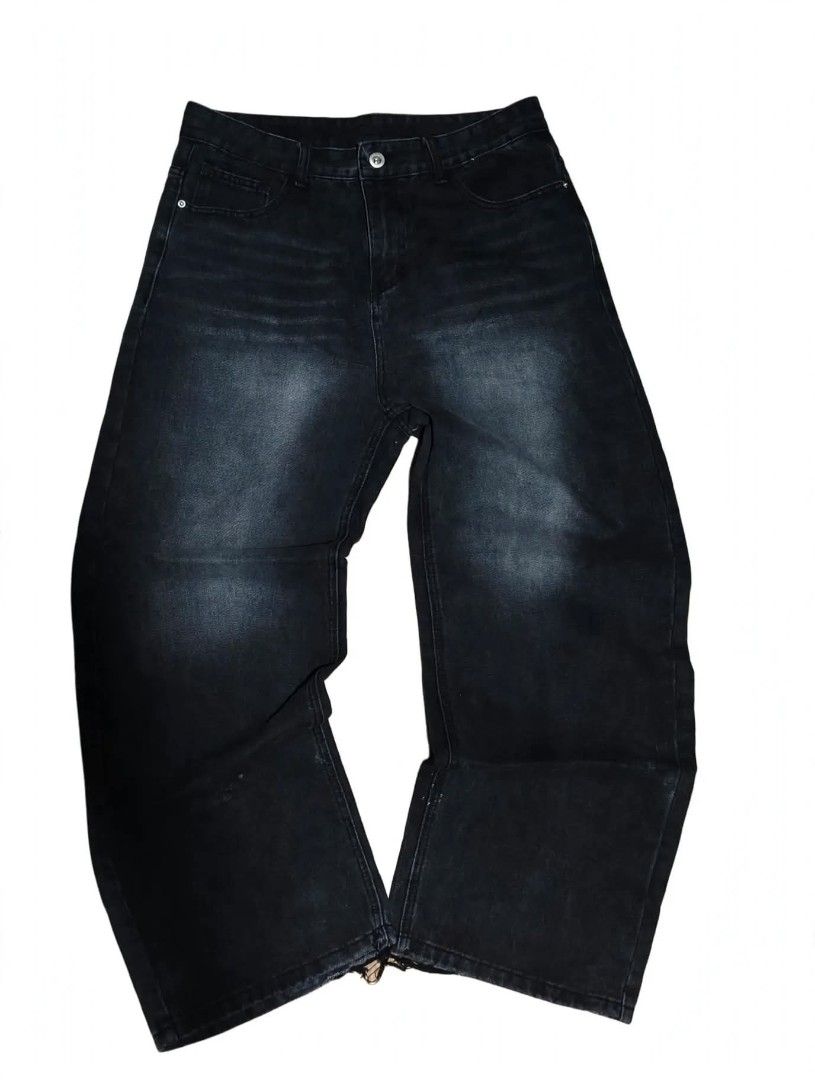 BAGGY PANTS BLACK (Category: Jeans) located in Manila. Submitted by vastpenguin.fe4763 (Listing ID 1465679069, Image 1). Description: RANDOM SOLID BAGGY PANTS W MINIMAL ISSUE TASTAS BABA PERO ONTI LANG OPEN FOR VC.