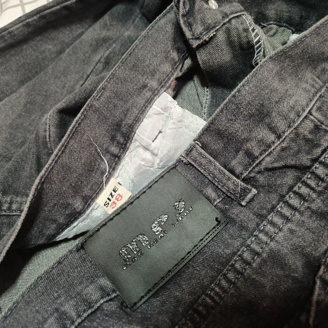 BAGGY PANTS MEN 38 (Category: Jeans) located in Quezon City. Submitted by ahyazheabea (Listing ID 1465677880, Image 3). Description: .