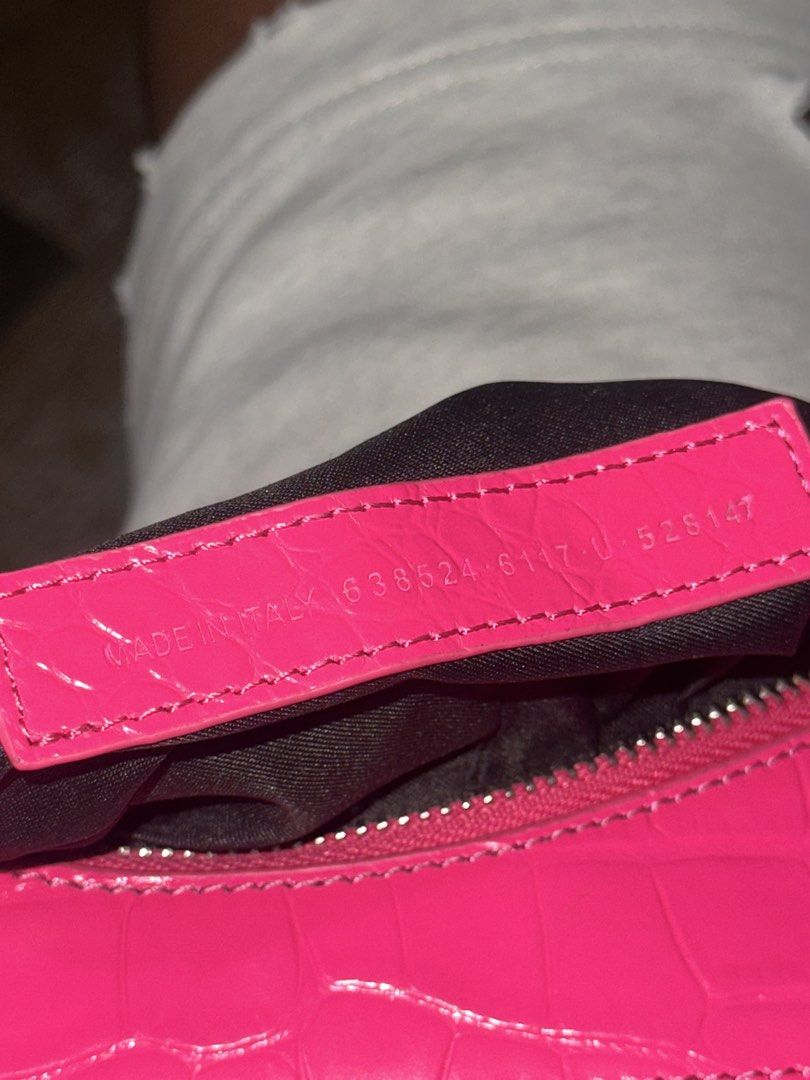 Balenciaga (Category: Luxury Bags & Wallets) located in Orani. Submitted by ajgav69 (Listing ID 1465674889, Image 3). Description: BALENCIAGA Agneau Arena Le Cagole Shoulder Bag XS Hot Pink Rank A No issue No issue .