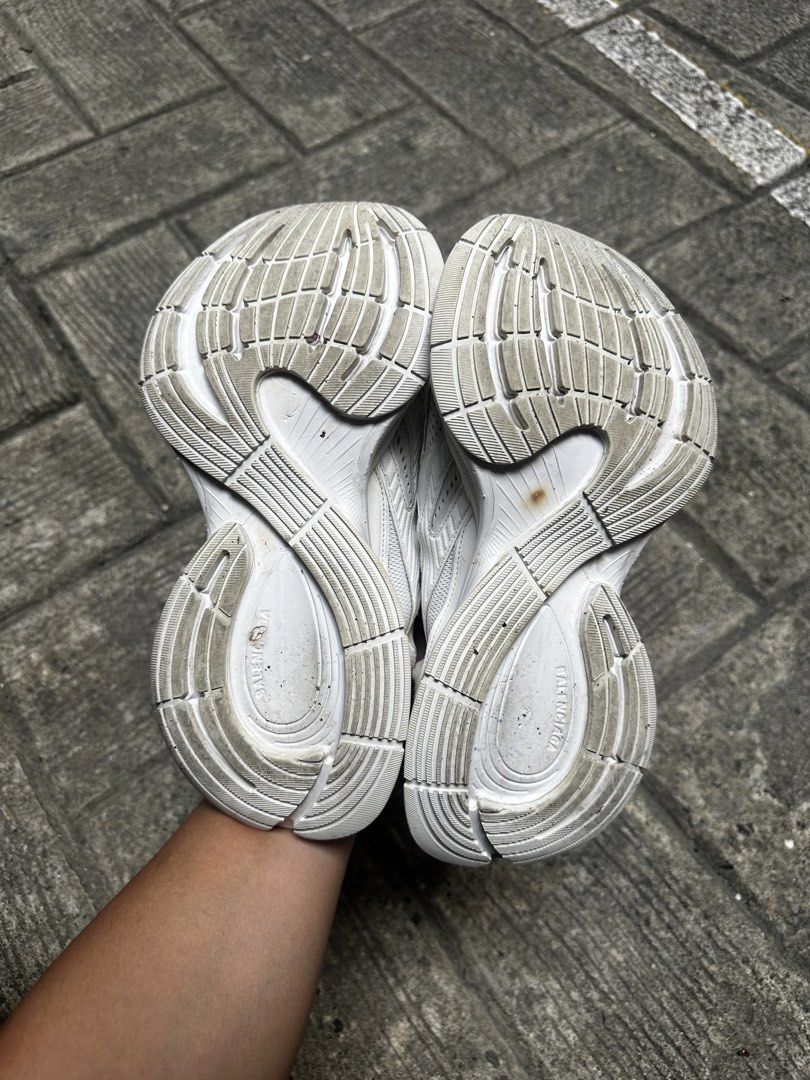 Balenciaga Circuit Trainers (Category: Sneakers) located in Paranaque City. Submitted by pipo_powr (Listing ID 1465613333, Image 3). Description: Balenciaga Circuit Trainer EU 40 US mens 7 (fits 8.5 to 9) 7000 - Mode of Payment: GCash, BPI, or Bank Transfer via Carousell - Shipping: Fast shipping via J&T or LBC (Metro Manila & Provincial delivery available).