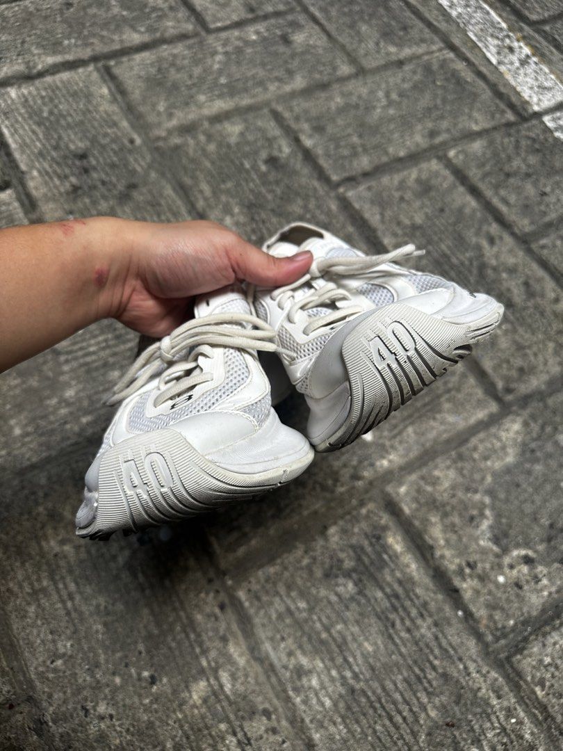 Balenciaga Circuit Trainers (Category: Sneakers) located in Paranaque City. Submitted by pipo_powr (Listing ID 1465613333, Image 2). Description: Balenciaga Circuit Trainer EU 40 US mens 7 (fits 8.5 to 9) 7000 - Mode of Payment: GCash, BPI, or Bank Transfer via Carousell - Shipping: Fast shipping via J&T or LBC (Metro Manila & Provincial delivery available).