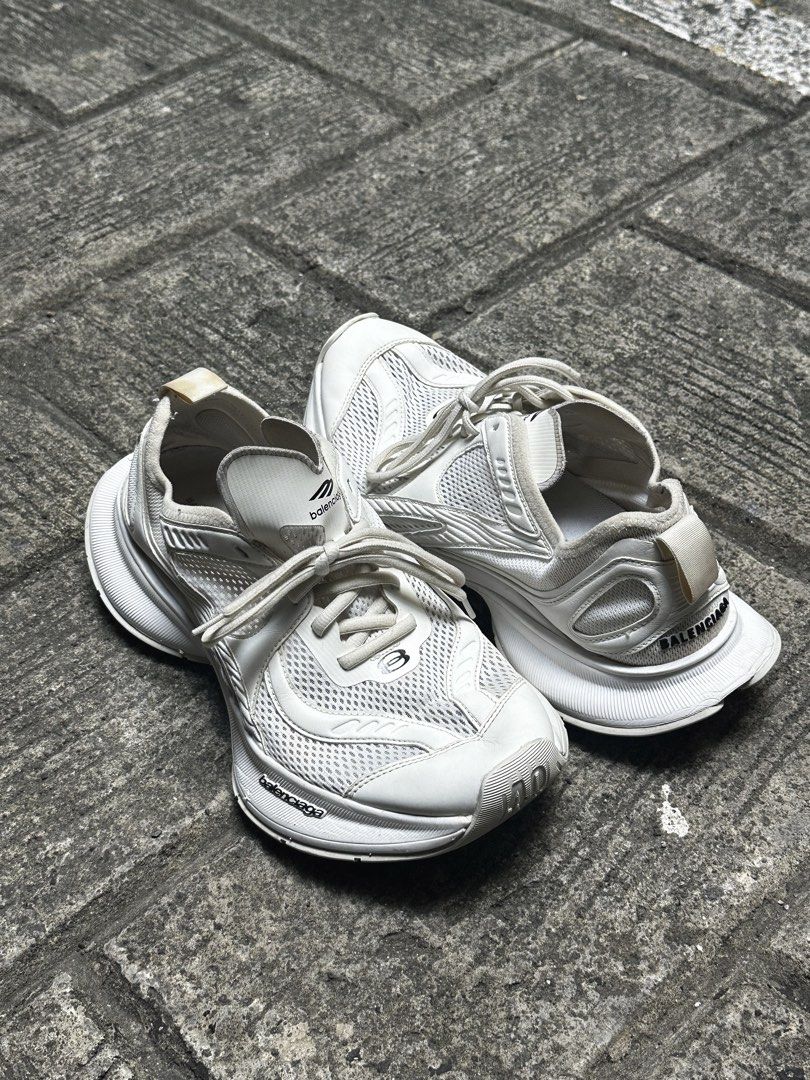Balenciaga Circuit Trainers (Category: Sneakers) located in Paranaque City. Submitted by pipo_powr (Listing ID 1465613333, Image 1). Description: Balenciaga Circuit Trainer EU 40 US mens 7 (fits 8.5 to 9) 7000 - Mode of Payment: GCash, BPI, or Bank Transfer via Carousell - Shipping: Fast shipping via J&T or LBC (Metro Manila & Provincial delivery available).