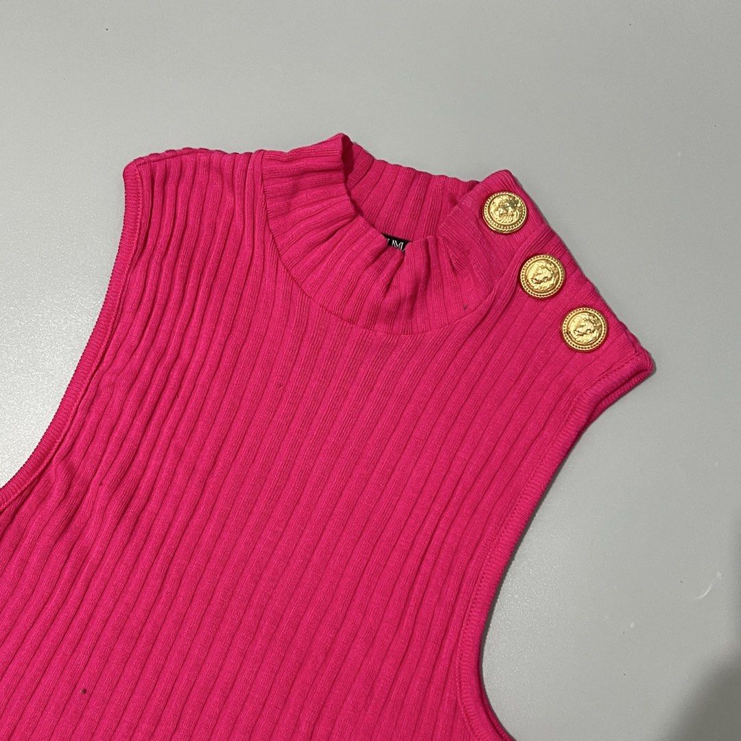 Balmain - knited - Gold - top (Category: Sleeveless) located in Cavite. Submitted by asianluxe (Listing ID 1465700253, Image 3). Description: BALMAN (PINK) Flat measurements! Length:25 inches Width:12 inches Shoulder to shoulder:11 inches Hem:15 inches Excellent condition Very presentable 10/10 condition No flaws or dmage!.