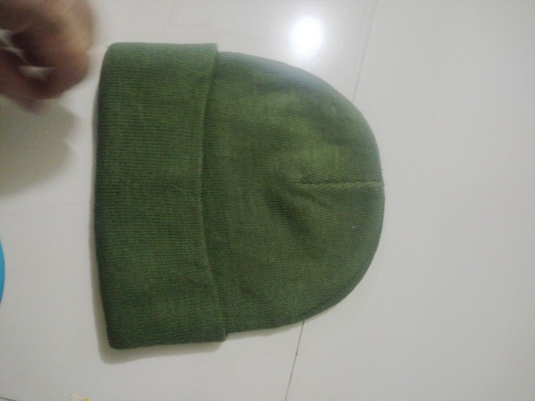 Beanie herschel (Category: Activewear) located in Imus. Submitted by emershop (Listing ID 1465662294, Image 2). Description: for sale hershel beanie original good condition.