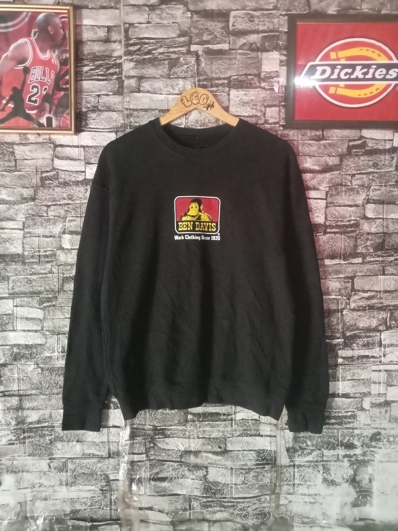 Ben davis crew neck (Category: Activewear) located in Cavite. Submitted by goodluckythrifty (Listing ID 1465622622, Image 1). Description: .