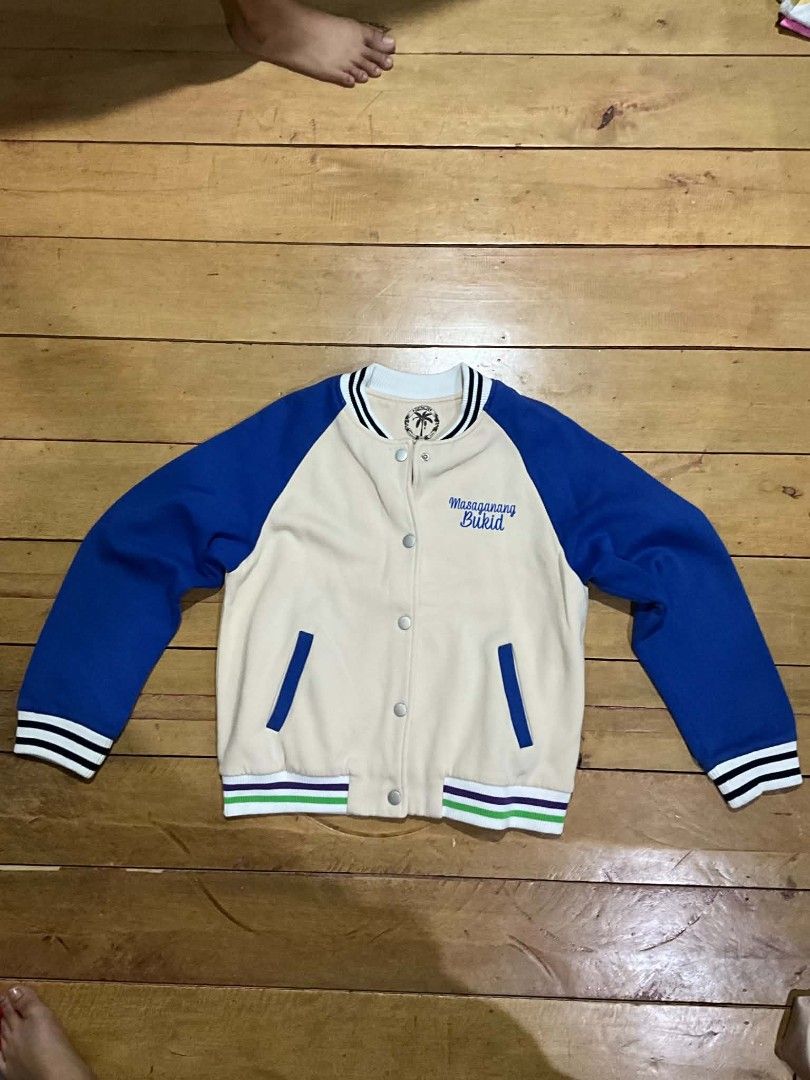 BENCH LIMITED EDITION BEIGE AND BLUE VARSITY BACKPRINT JACKET (Category: Coats, Jackets and Outerwear) located in Manila. Submitted by zesshian (Listing ID 1465690291, Image 2). Description: -negotiable -good condition -limited edition -bench varsity jacket -blue and beige jacket -large on tag -pm for ww.