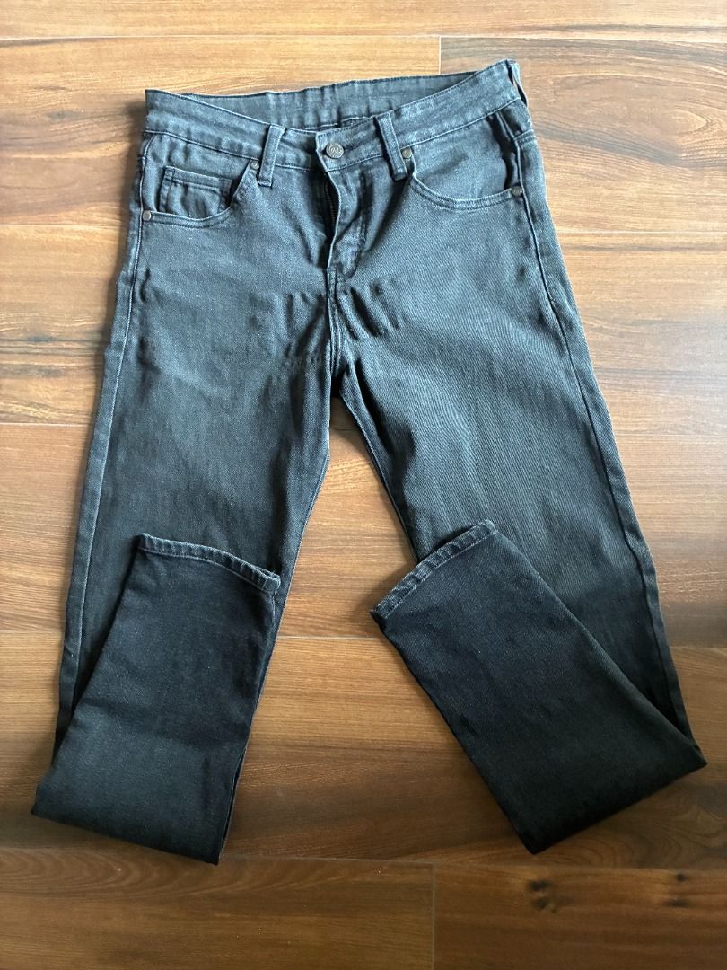 Bench Black Jeans Size 30 inches (Category: Jeans) located in Quezon City. Submitted by jiggyboy11 (Listing ID 1465645831, Image 3). Description: - Bench OJ Black Jeans - Size 30 - Slim Fit - Pants length: 110 cm / 39.5 in Location: Project 8, Quezon City.
