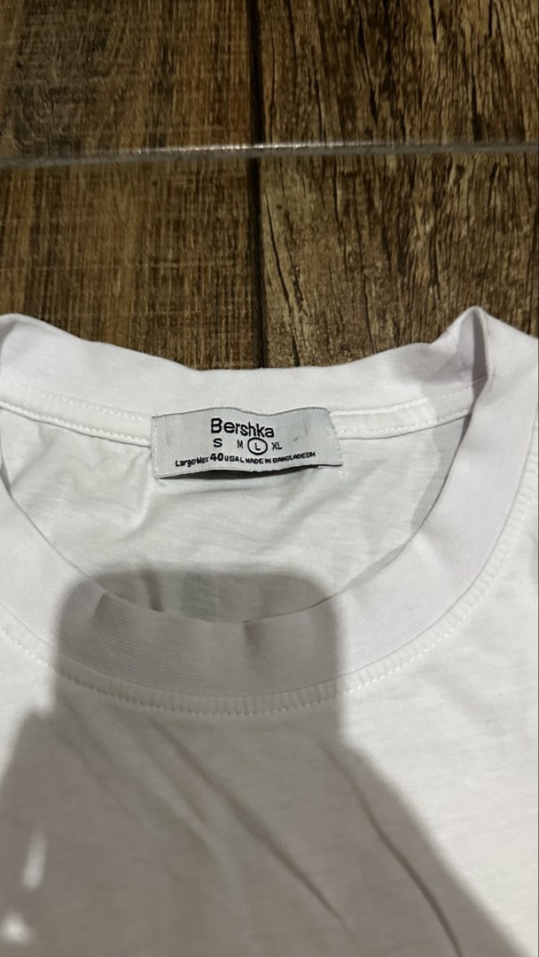 BERHSKA SHIRT (Category: Tshirts & Polo Shirts ) located in Manila. Submitted by urban.vintage (Listing ID 1465740214, Image 2). Description: ISSUE: NONE ( NEED WASH ) MOP :GCASH ( NO COD ) SHIP VIA : LALAMOVE & J&T LOCATION : PASIG CITY LENGTH : 29 WIDTH : 23.
