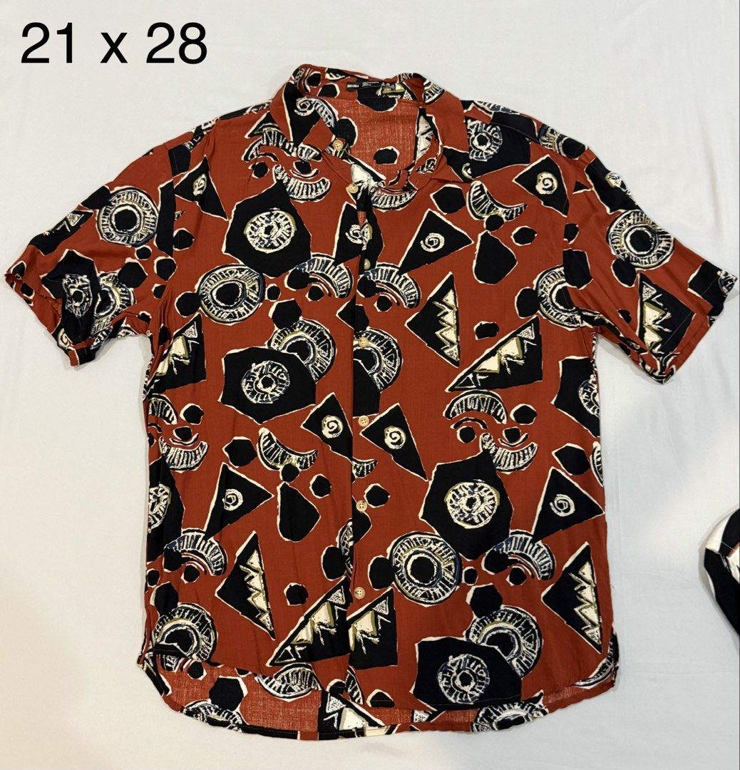 Bershka Printed Buttondown (Category: Tshirts & Polo Shirts ) located in Malabon City. Submitted by drizzy666 (Listing ID 1465757886, Image 1). Description: .