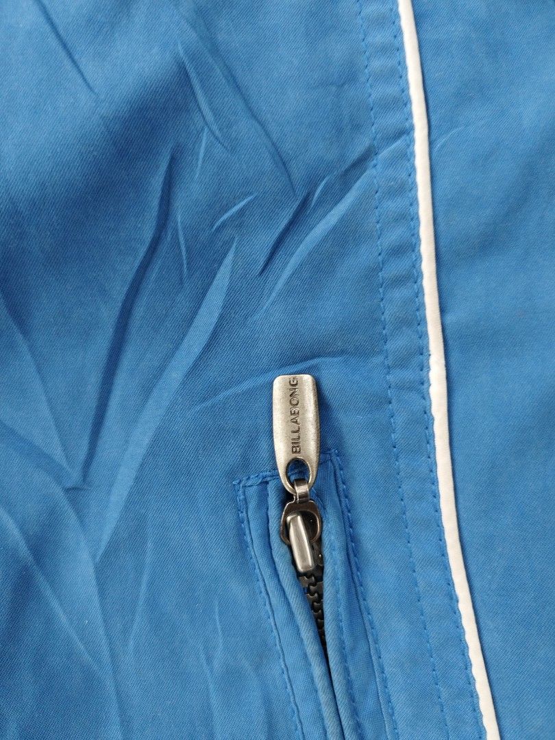Billabong (Category: Coats, Jackets and Outerwear) located in Butuan. Submitted by arvin181991 (Listing ID 1465727623, Image 3). Description: XL 25X29 need wash Good condition.
