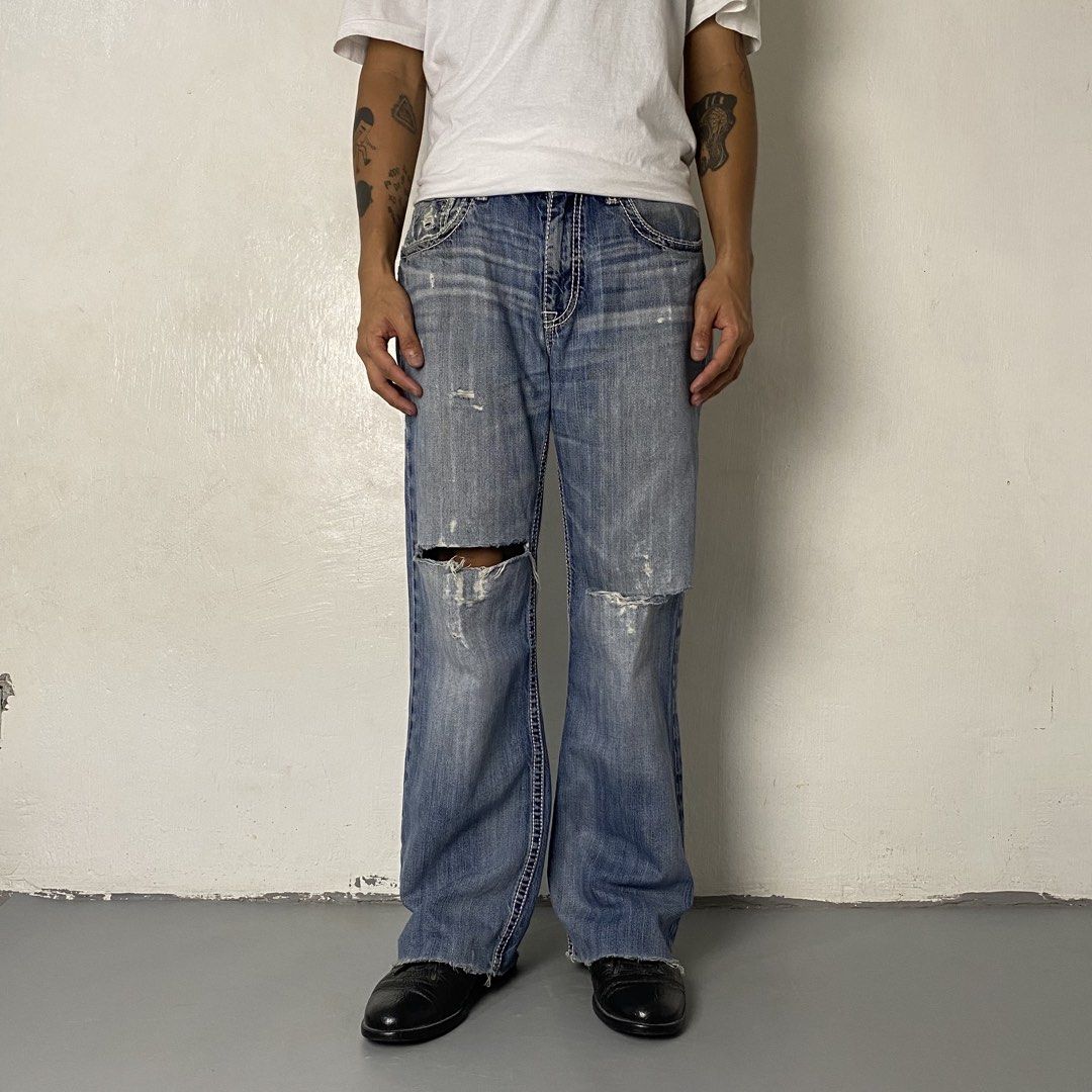 BKE👖| Blue Y2K Distressed Bootcut Denim Jeans (Category: Jeans) located in Bulacan. Submitted by orc.ph (Listing ID 1465691968, Image 2). Description: BKE👖| Blue Y2K Distressed Denim Jeans Material Used: 100% Cotton - Blue - Denim - Straight-Leg - Belt Loop Attached - Zipper and Button Closure - Multi Pockets - Baggy - Casual - Streetwear -Y2k -Whisker Fading -Grunge -Size: M -Waistline: 31” -Length: 38” -Thighs: 10.5” -Leg Opening: 10” -Rise: 