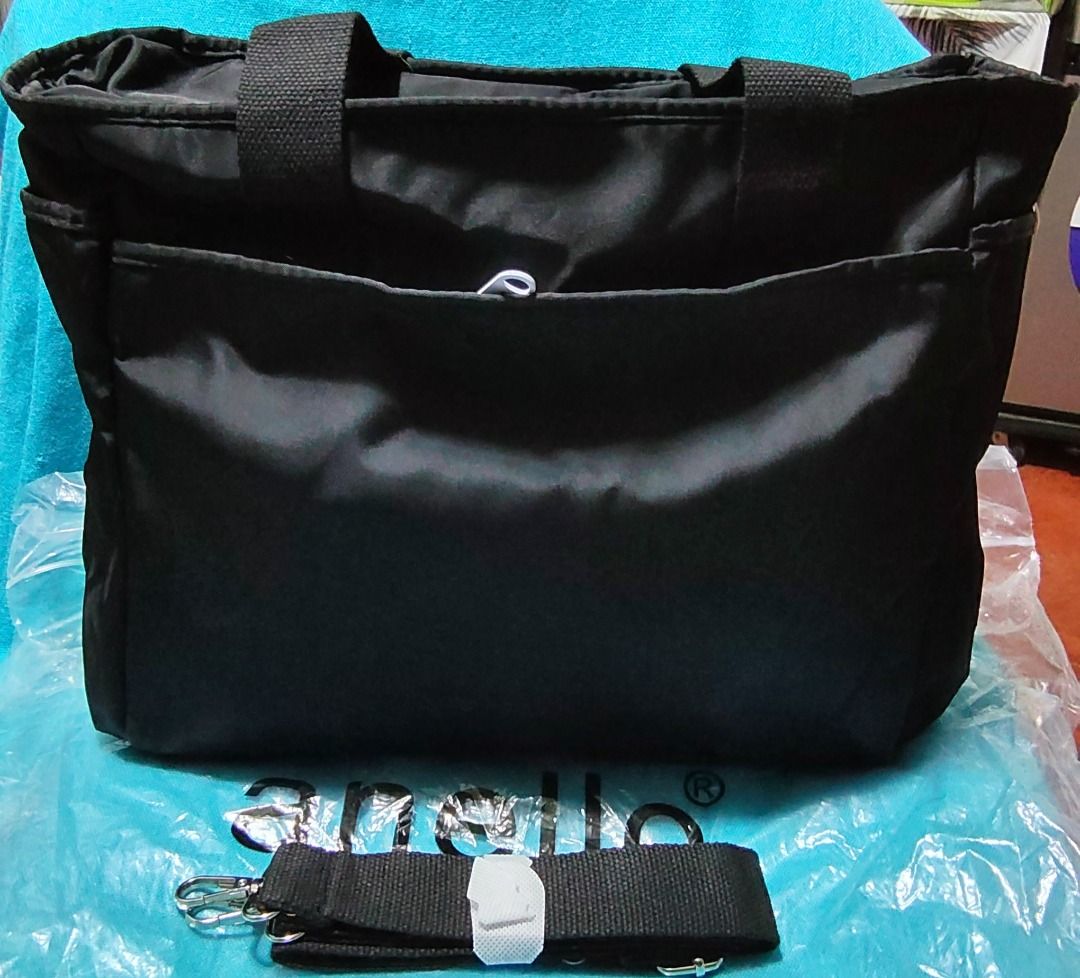Black Añelló Tote Mlckèy Bag (Category: Shoulder Bags) located in Las Pinas. Submitted by jpmshoppe (Listing ID 1465675929, Image 2). Description: FPO Anèlló black mlckèy shoulder bag with sling strap OG 100% very good quality Black in color size is L13" x H 11.5" x W 5" with 1 zipper pocket and 2 open pockets inside.