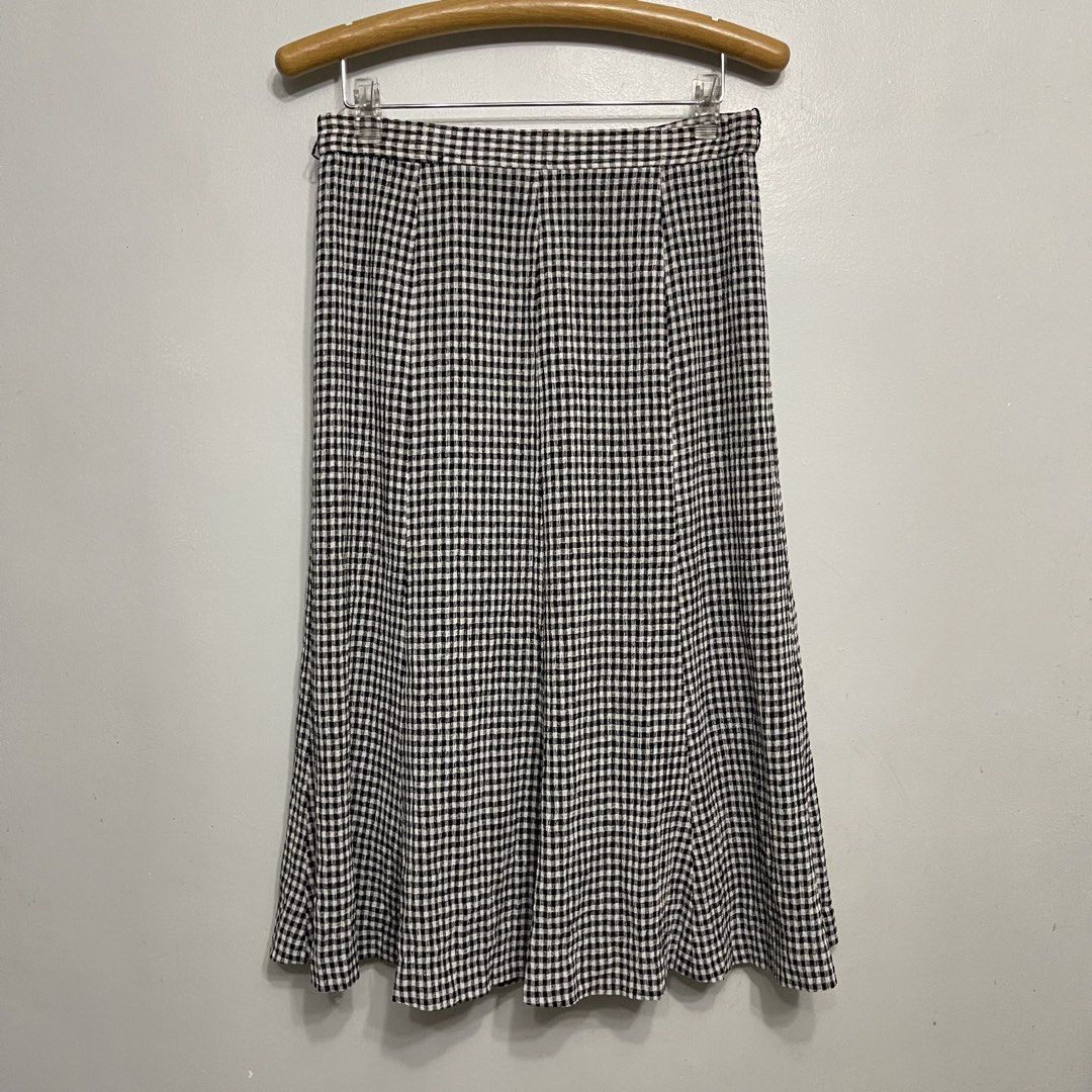 Black and white gingham checkered midi skirt high quality double lined (Category: Skirts) located in General Trias. Submitted by 1992thelabel (Listing ID 1465610732, Image 1). Description: Selling to feed more bellies! 🐶🐱Proceeds go to my rescue dogs, cats & strays. Your purchase would mean a lot! Thank you 🐾 - Style: Mid-length paneled midi skirt - Pattern: Black and white gingham check - Details: Fitted waistband - Condition: Clean and ready