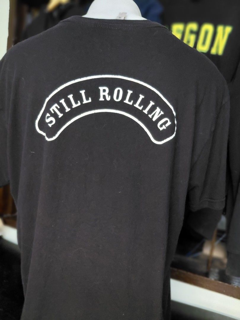 Black Avengers Infinity War T-shirt (Category: Tshirts & Polo Shirts ) located in Baguio. Submitted by undressme24 (Listing ID 1465585924, Image 3). Description: - Black t-shirt featuring Avengers Infinity War graphic on the front. - 'Still Rolling' text printed on the back. - Brand: Virtual Production. - Ideal for any Marvel and Avengers fan. .