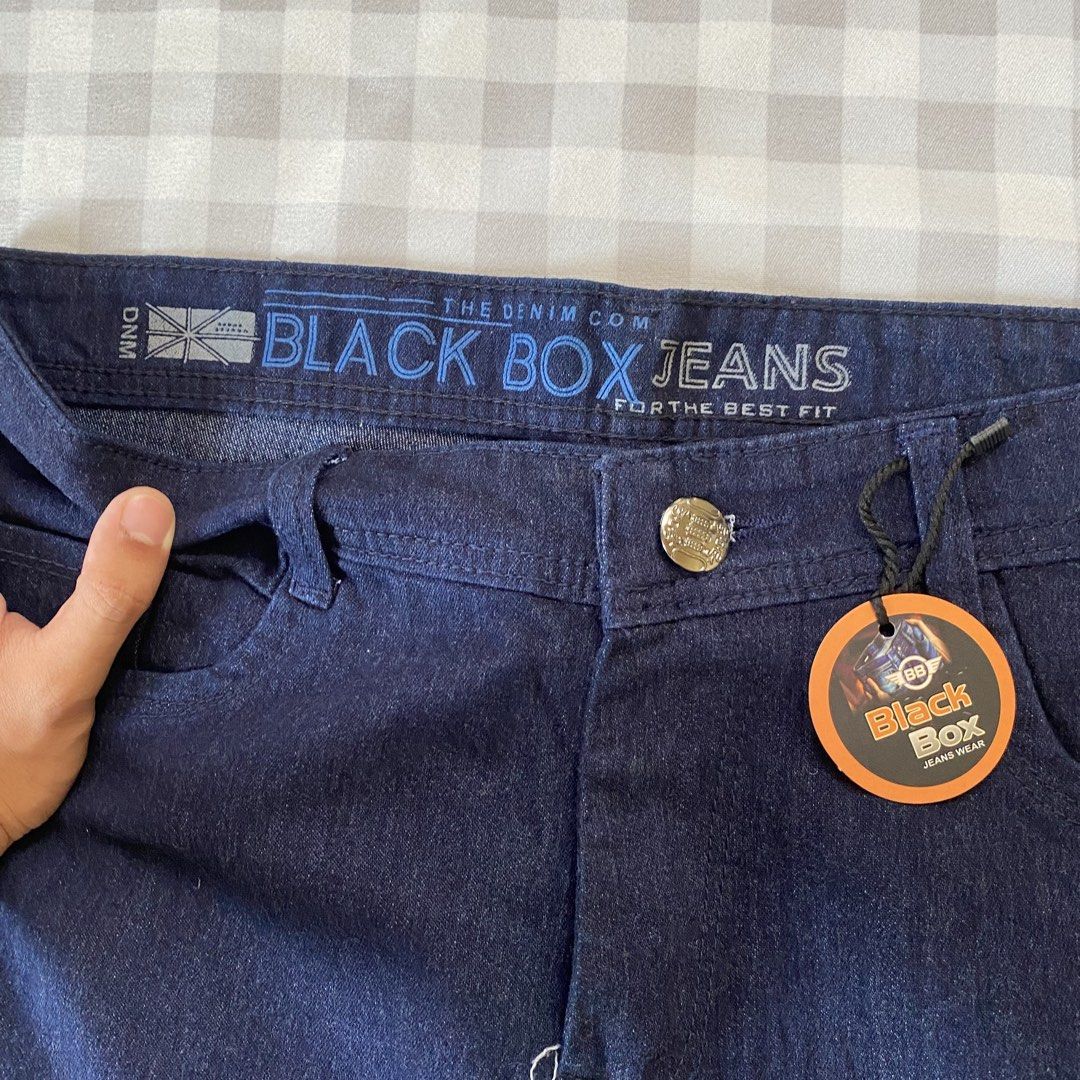 Black Box Jeans Denim Dark Blue Pants (Category: Jeans) located in Concepcion. Submitted by dostheseller (Listing ID 1465625689, Image 2). Description: dimes: 34 x 42.
