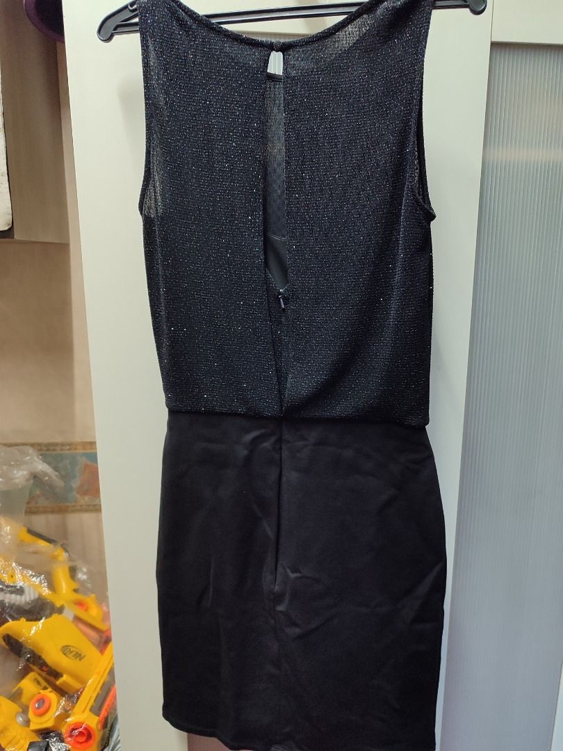 Black Cocktail Glitter Dress Size AU 8 (Category: Dresses) located in Mandaluyong City. Submitted by thethrifthaul (Listing ID 1465757621, Image 3). Description: - Brand: Ever New Melbourne - Style: Sleeveless black dress with glittery top and solid skirt - Size: AU 8 / EUR 36 / US 4 - Closure: Back keyhole button and zipper - Perfect for: Evening outings, parties, holidays and special occasions .