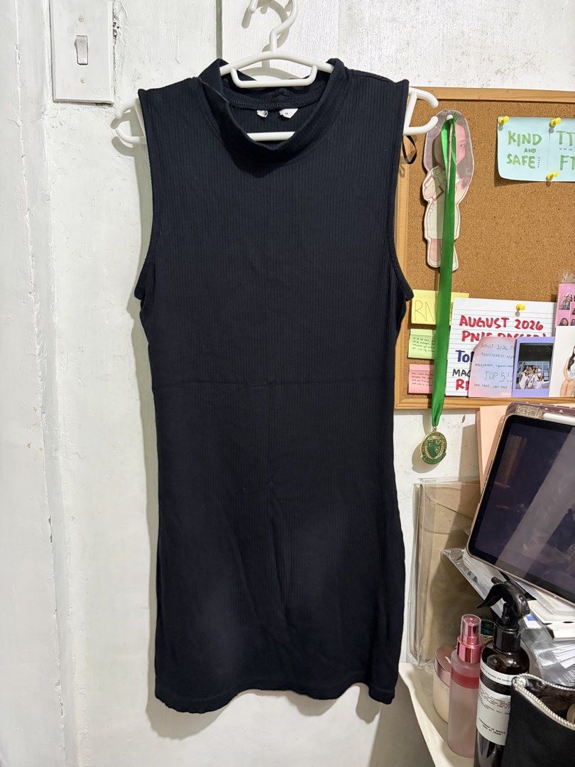 Black Collar Neck Midi Dress (Category: Dresses) located in Quezon City. Submitted by berrystrawng (Listing ID 1465709734, Image 1). Description: .