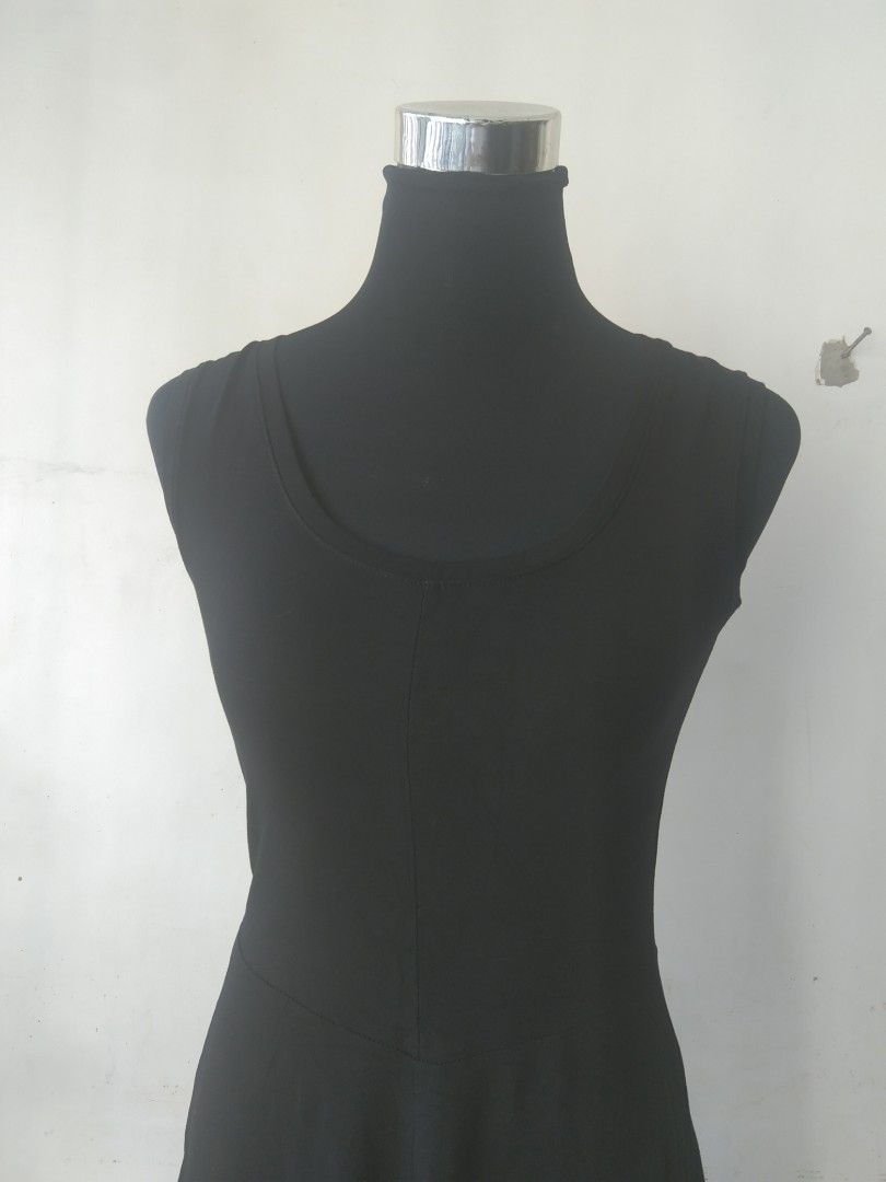 Black cotton dress (Category: Dresses) located in San Fernando. Submitted by kitkat.astina (Listing ID 1465643052, Image 2). Description: small to medium size black cotton.
