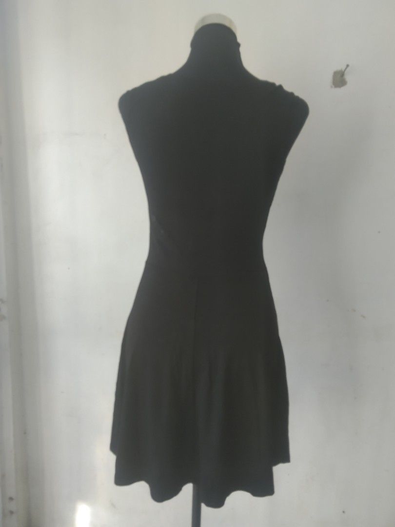 Black cotton dress (Category: Dresses) located in San Fernando. Submitted by kitkat.astina (Listing ID 1465643052, Image 3). Description: small to medium size black cotton.