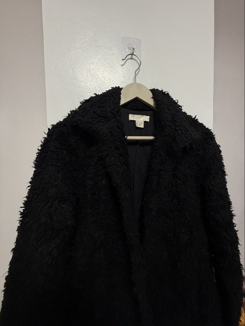 Black fuzzy teddy coat (Category: Coats, Jackets and Outerwear) located in Cauayan City . Submitted by msdianavarro (Listing ID 1465716532, Image 2). Description: XS on tag (can fit up to medium) Unisex With 2 pockets.